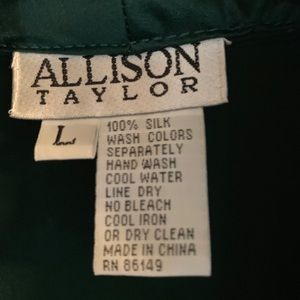Allison Taylor Tops - Allison Taylor 100% Silk Blouse Allison Taylor Tops - Allison Taylor 100% Silk Blouse